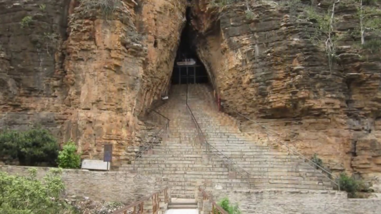 Yaganti-Temple-caves